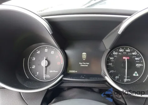 2022 Alfa Romeo Giulia Quadrifoglio Rwd z USA, uszkodzony, nr VIN ZARFAMEV9N7656155